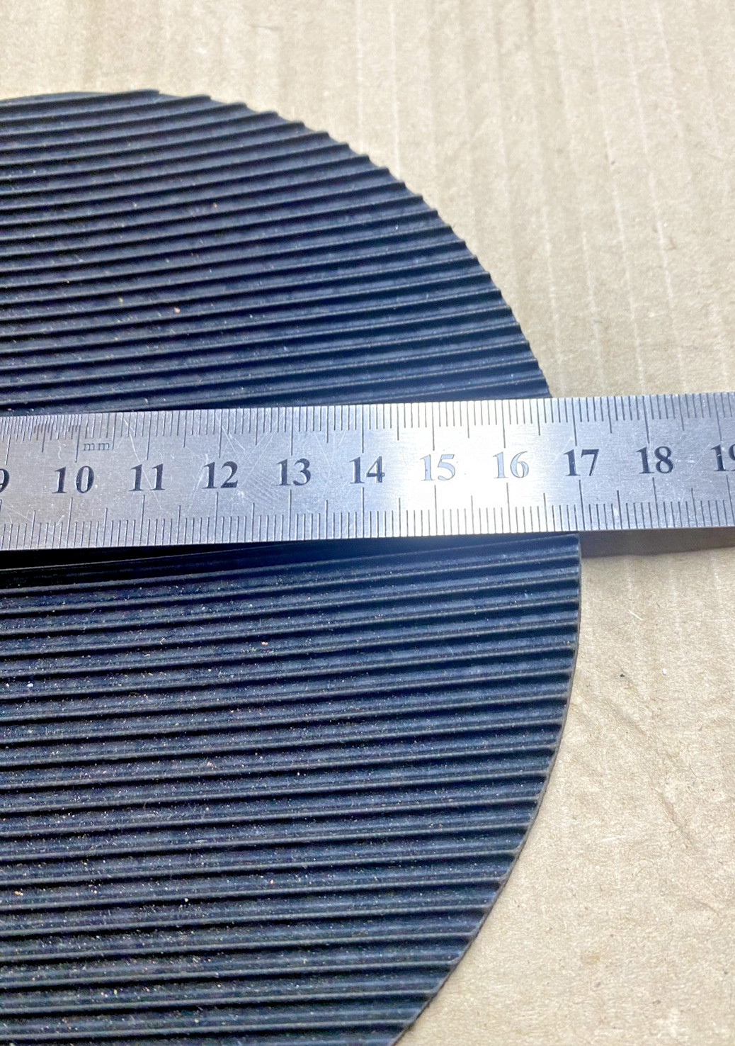 Miners’ ribbed Helper Insert for 170 mm base pans as pictured free post