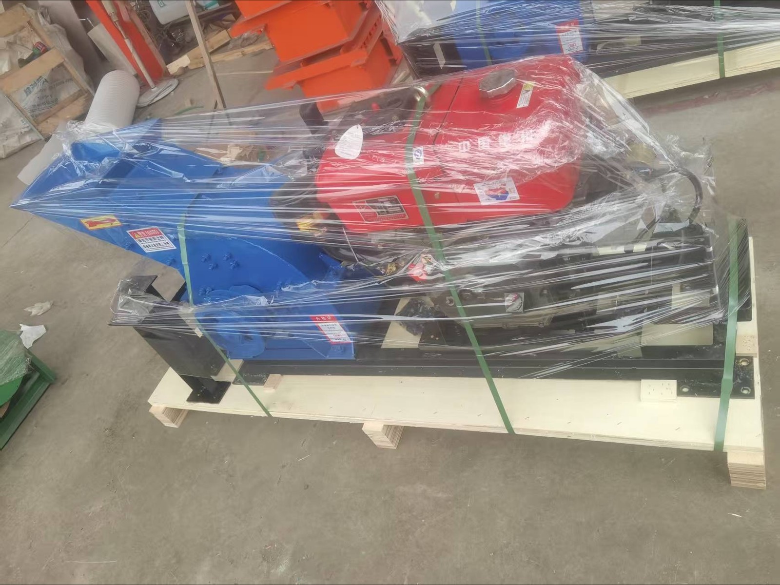 Mobile basalt granite jaw crusher, oil-electric dual-purpose gravel crusher