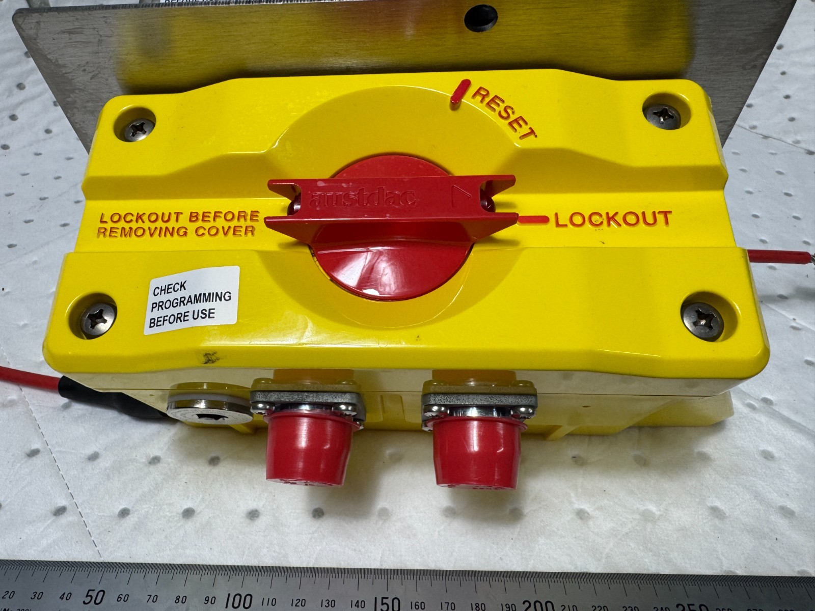 AUSTDAC Part No. SIG037C/D – ABMA4 I.S. Intercom & ESS3 Lanyard / Pullkey Unit
