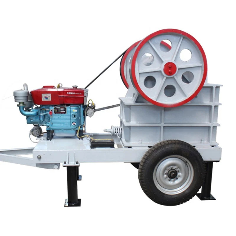 Portable mobile mini sand, gravel and rock diesel engine mobile jaw crusher