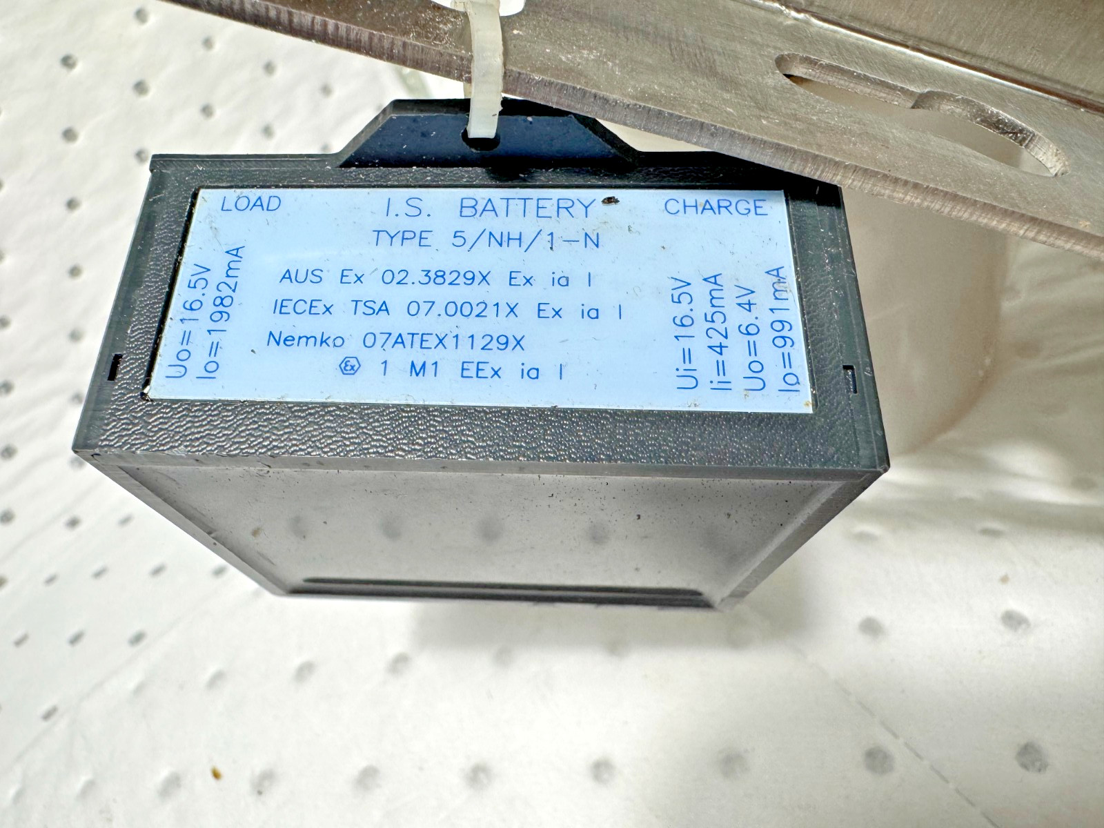 AUSTDAC Part No. SIG037C/D – ABMA4 I.S. Intercom & ESS3 Lanyard / Pullkey Unit