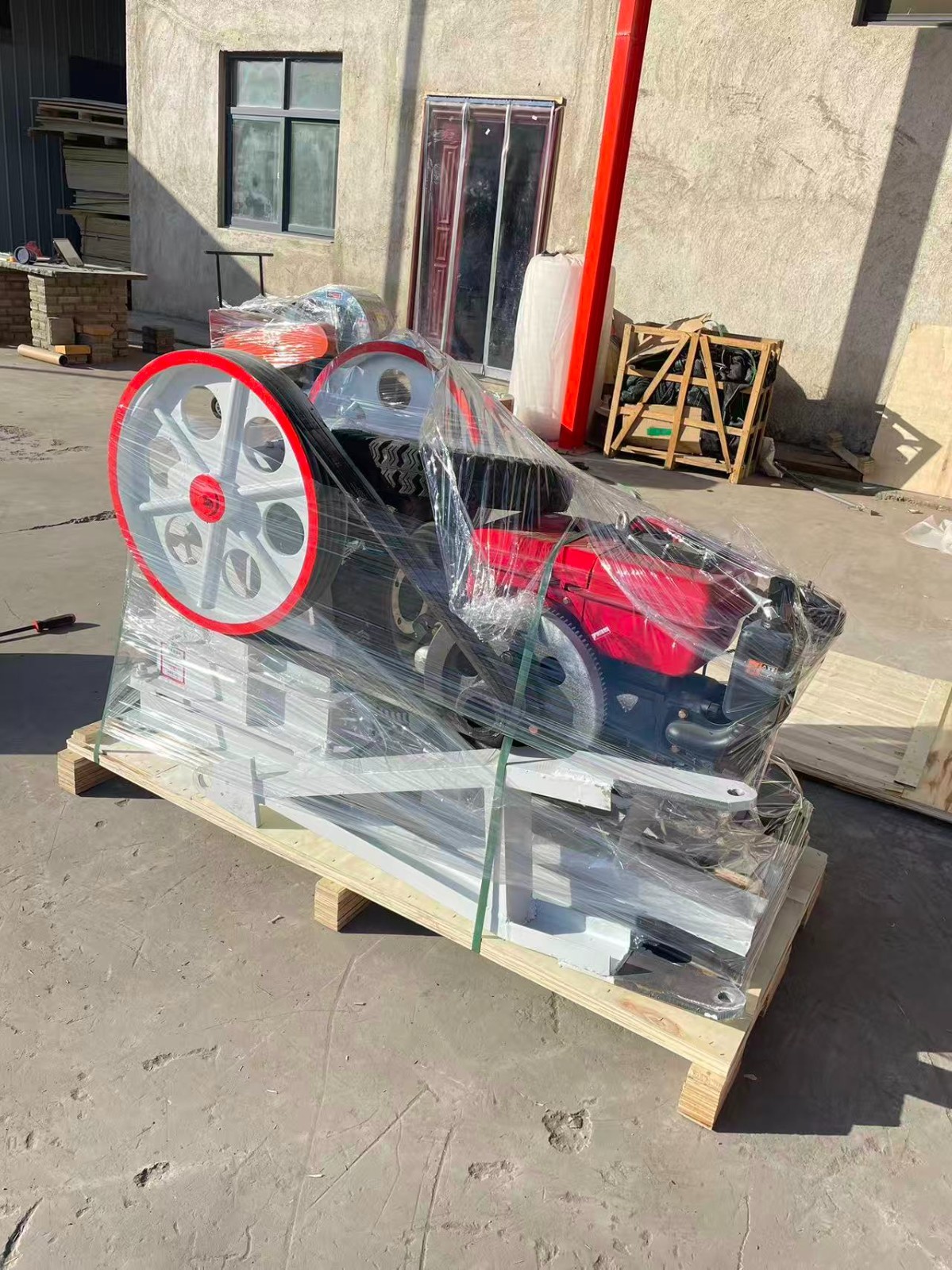 150*250 Mobile jaw crusher 200*300 Hammer Crusher with diesel engine on stock