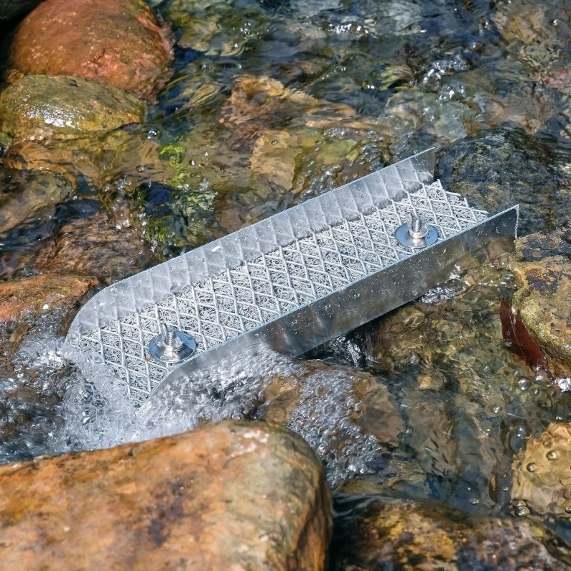 Thin Transportable River Sluice Box Equipment With Mosses For Gold Recovery