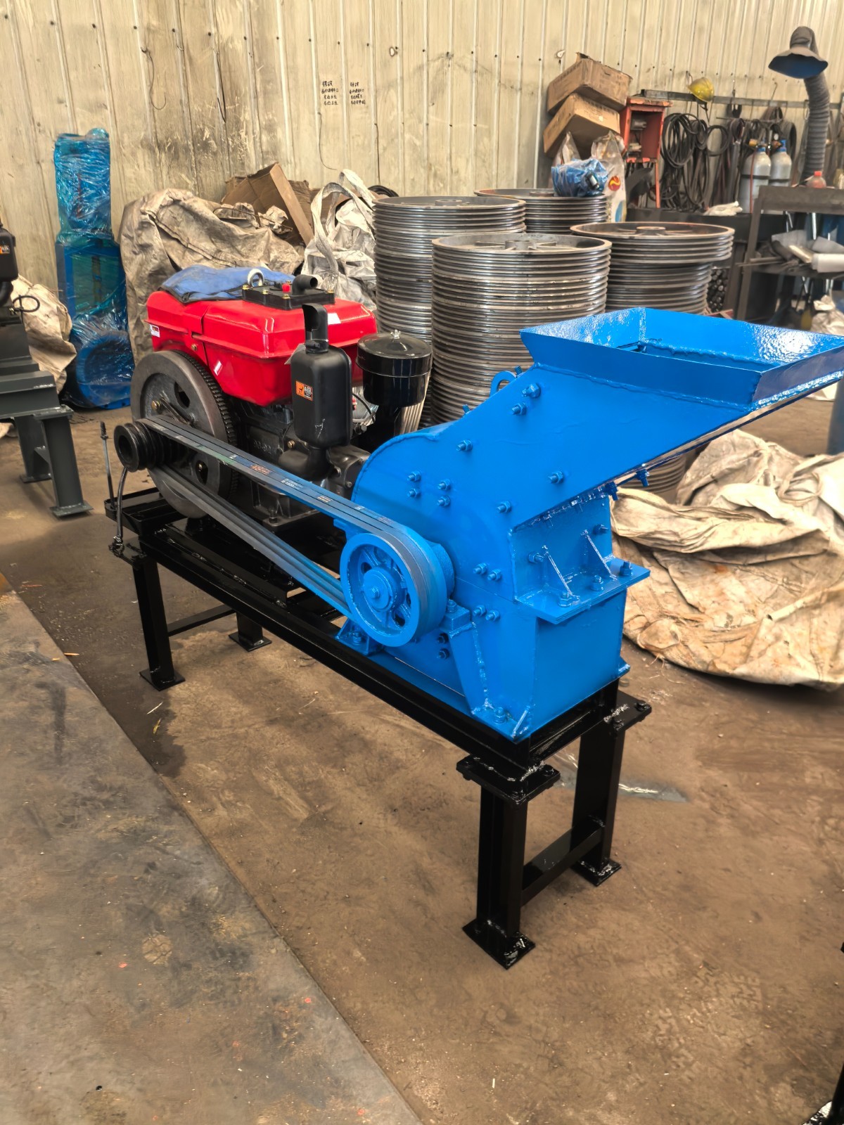 150*250 Mobile jaw crusher 200*300 Hammer Crusher with diesel engine on stock
