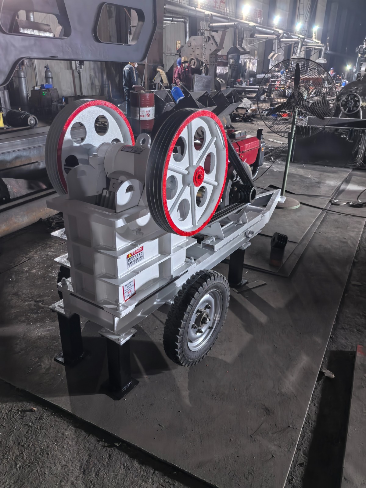 200*300 hammer crusher home use concrete crusher small sand making machine at CA
