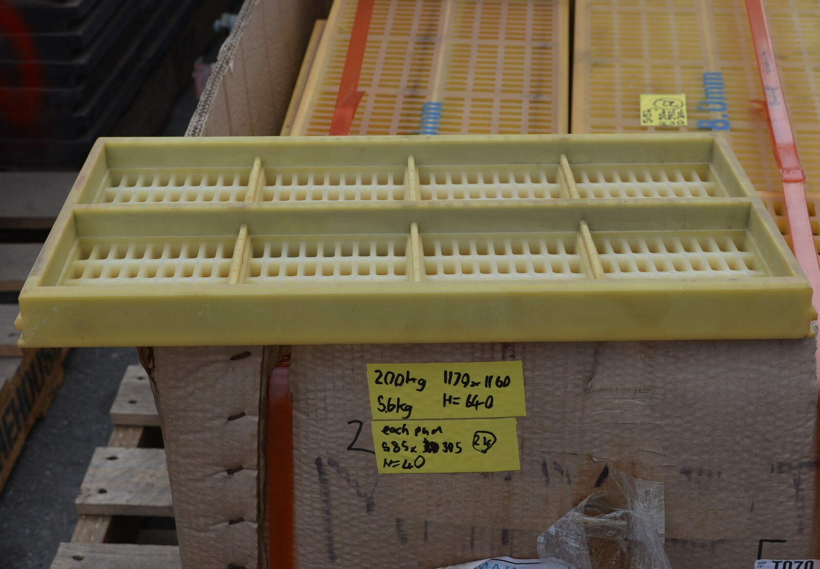 Sifter Sieve Screen Separator polyurethane 590 x 310 x 50mm 8mm holes mining
