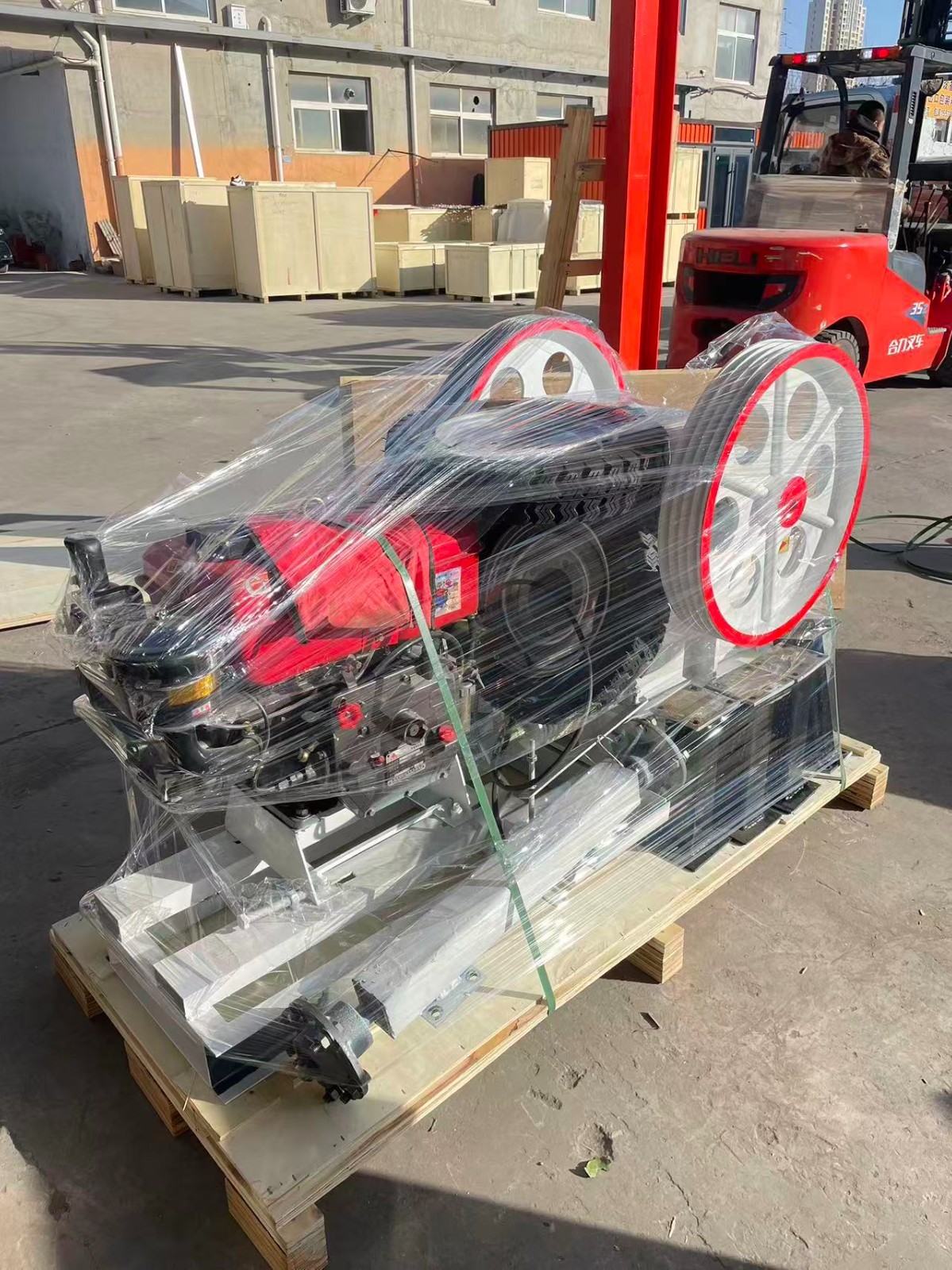 150*250 Mobile jaw crusher 200*300 Hammer Crusher with diesel engine on stock