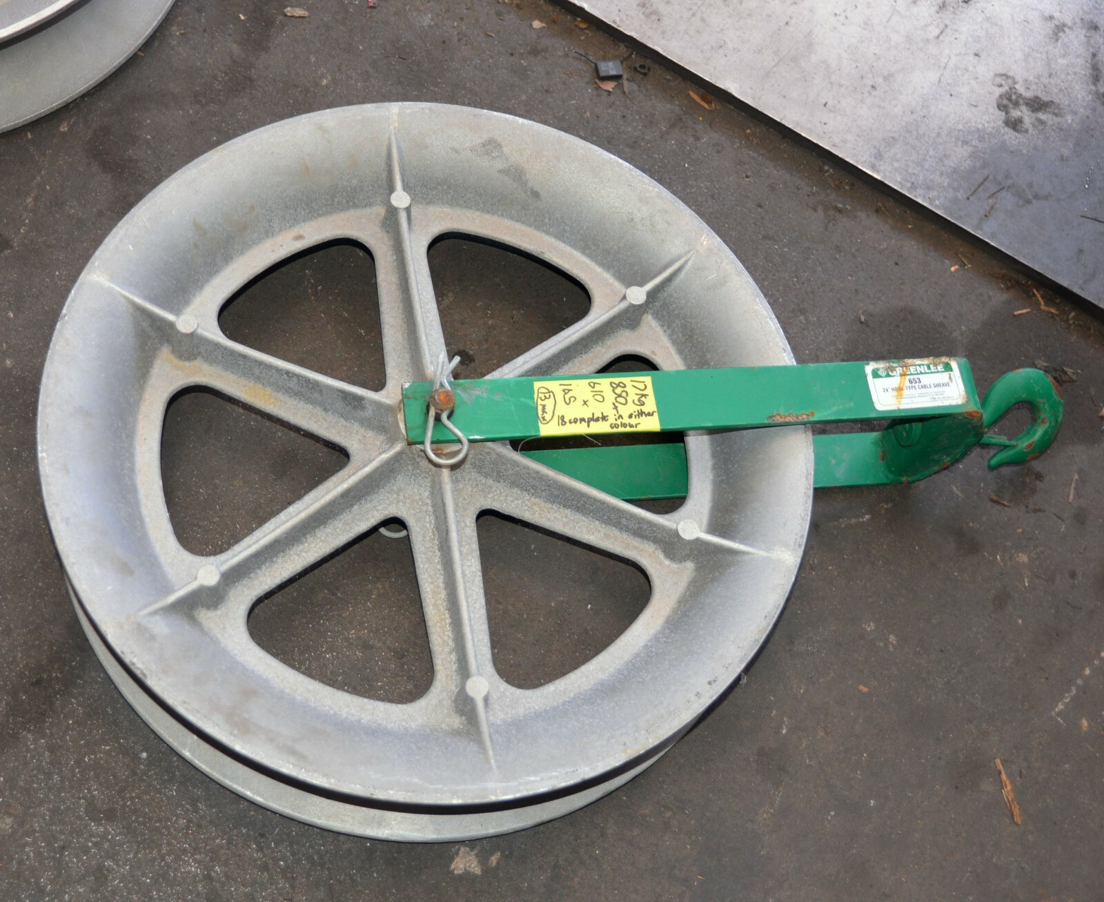 GREENLEE 653 24″ 610mm Hook-Type Cable Sheave 4000LBS Max Capacity