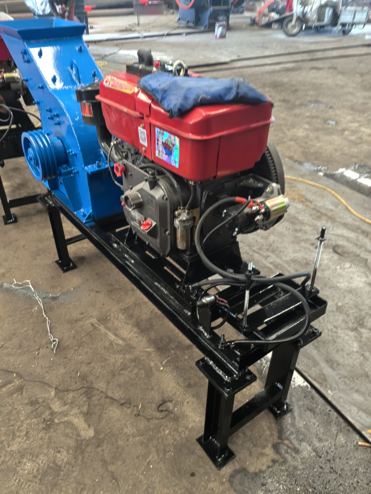 200*300 hammer crusher home use concrete crusher small sand making machine at CA