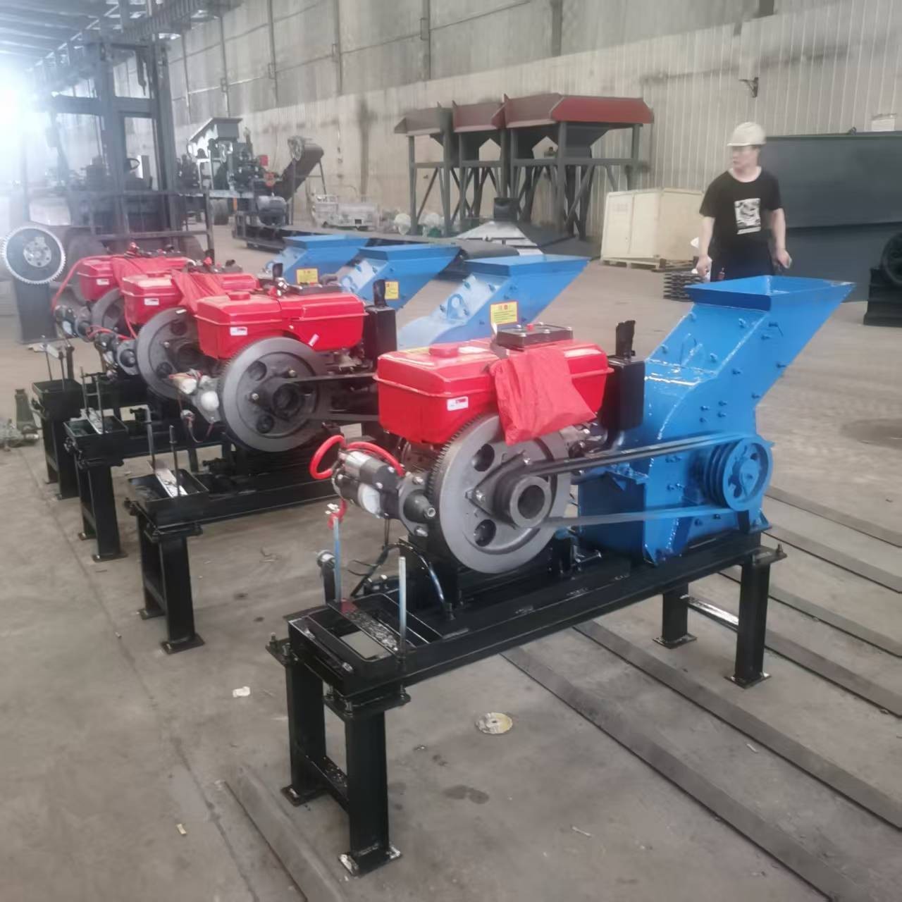 200*300 hammer crusher home use concrete crusher small sand making machine at CA