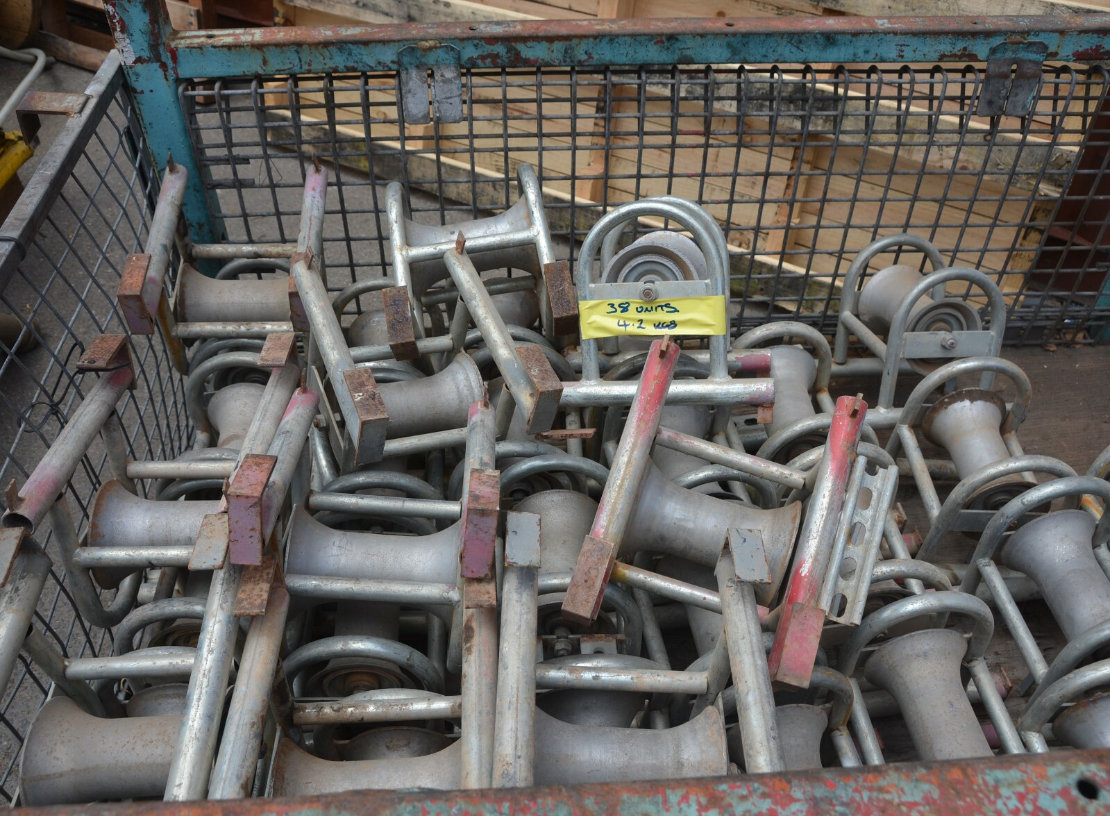 Flat Trench Cable Tray Pulling Aluminum Roller with hooks