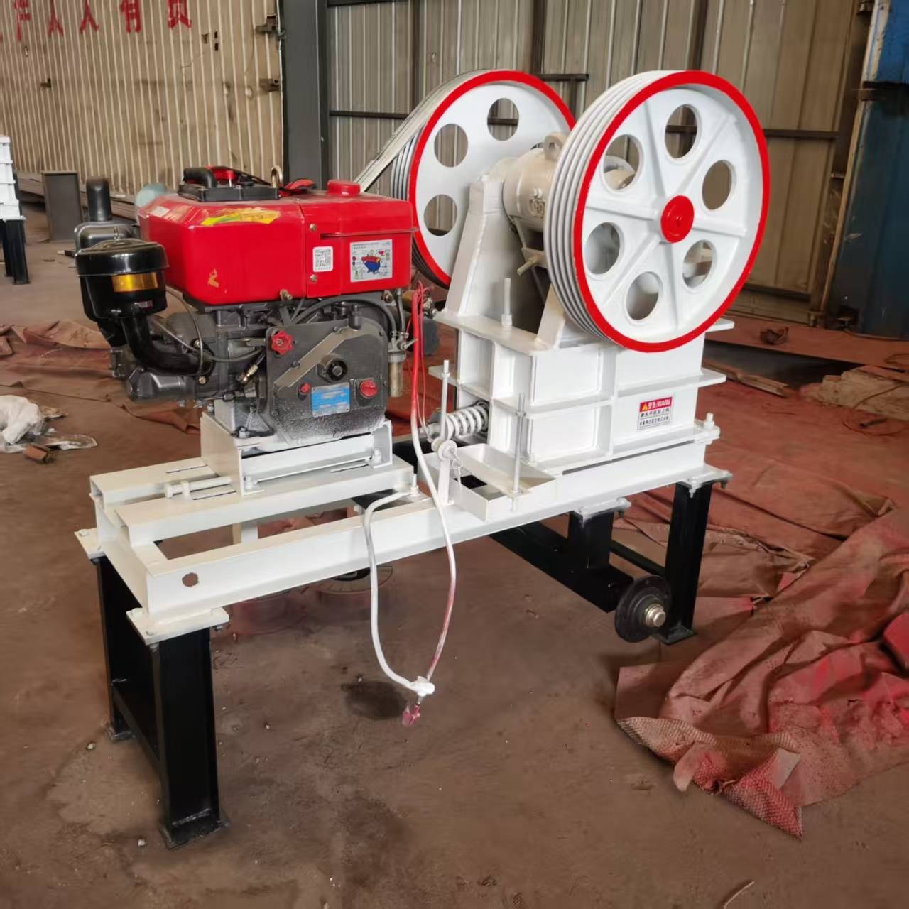 150*250 Mobile jaw crusher 200*300 Hammer Crusher with diesel engine on stock