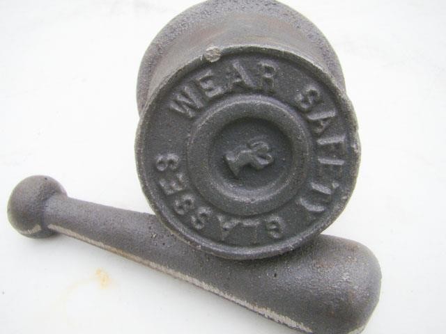 Cast Iron Mortar Pestle Rock-Ore Crusher-Pulverizer-Assay-Gold-Silver-Quartz Sm