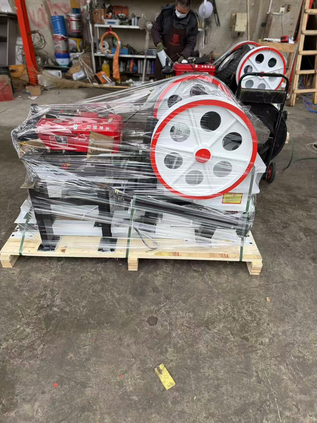 200*300 hammer crusher home use concrete crusher small sand making machine at CA
