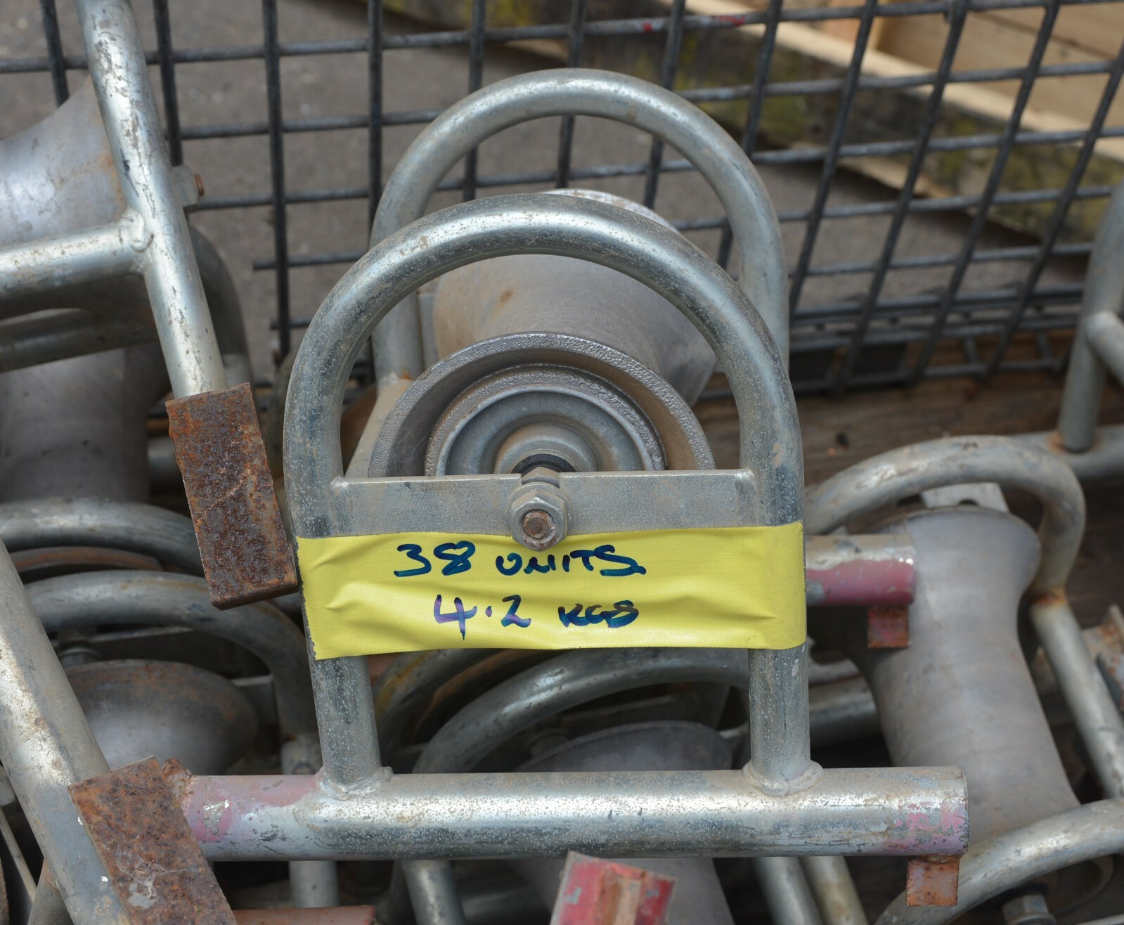Flat Trench Cable Tray Pulling Aluminum Roller with hooks