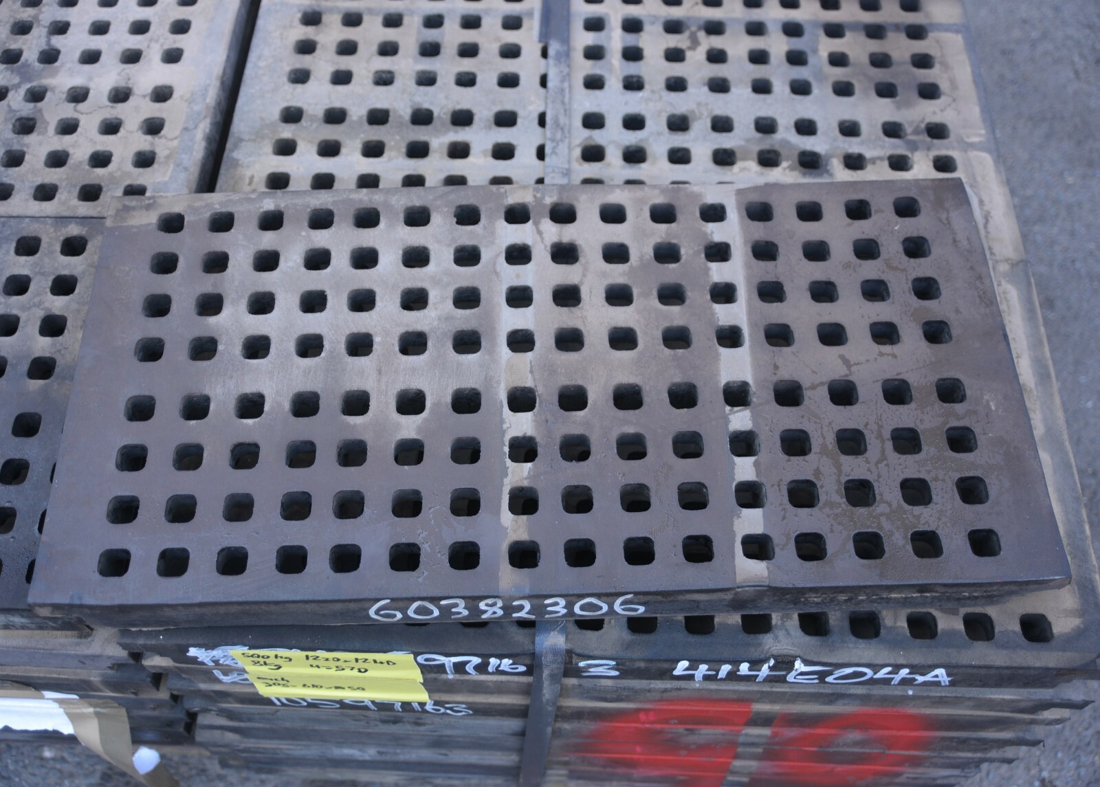 Sifter Sieve Screen Separator Rubber 305 x 610 x 50mm 18mm holes mining